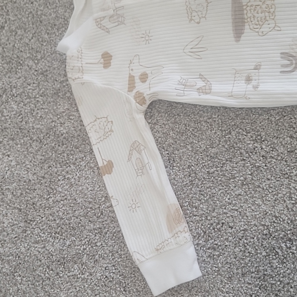 Carters 9m PJs - Picture 6 of 6
